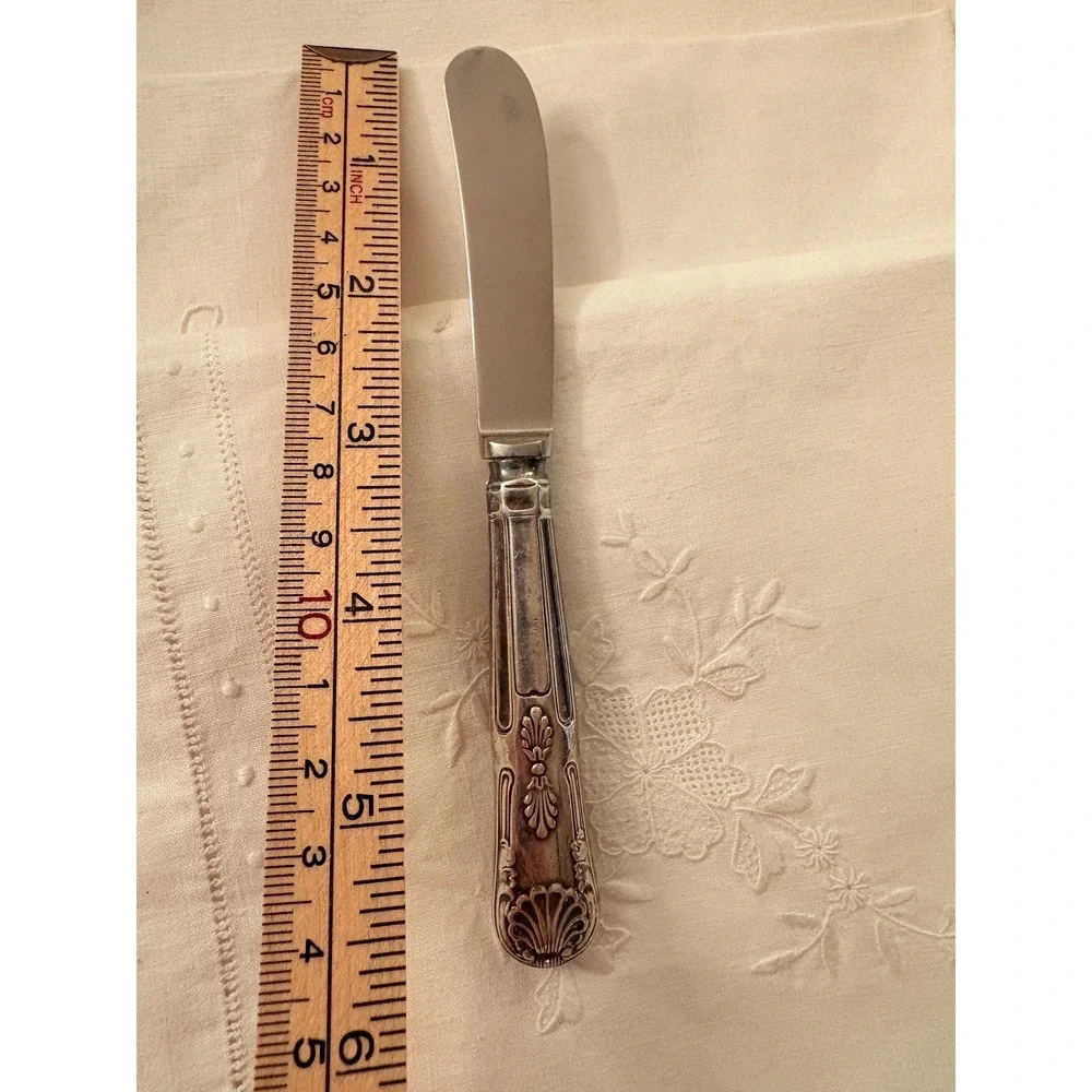 Vintage Viners of Sheffield Stainless Butter Knife England Shell‎ Floral Handle